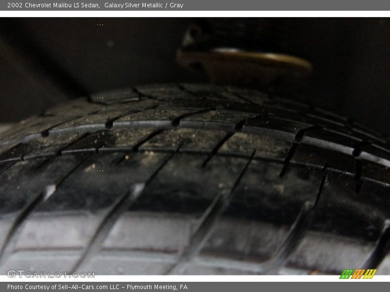 Galaxy Silver Metallic / Gray 2002 Chevrolet Malibu LS Sedan