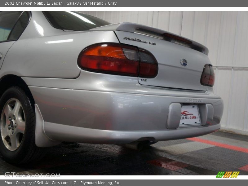 Galaxy Silver Metallic / Gray 2002 Chevrolet Malibu LS Sedan