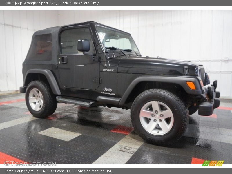 Black / Dark Slate Gray 2004 Jeep Wrangler Sport 4x4