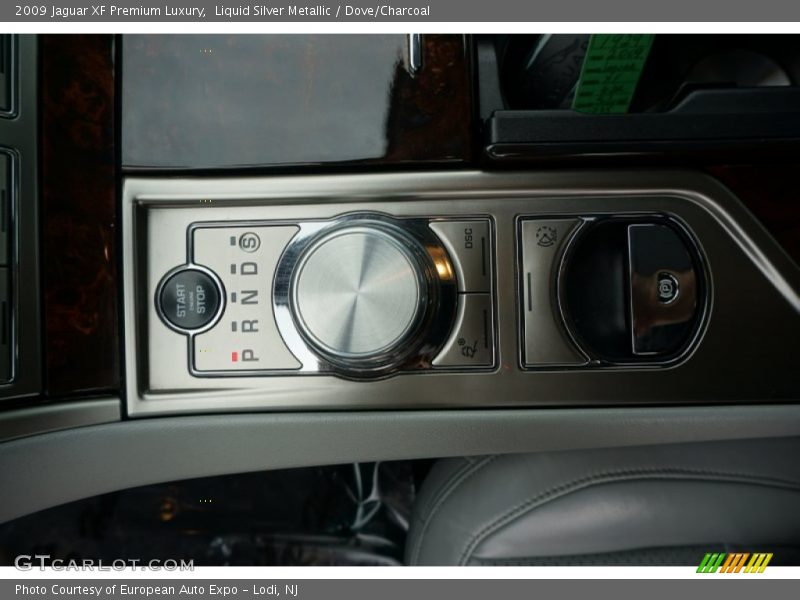 Liquid Silver Metallic / Dove/Charcoal 2009 Jaguar XF Premium Luxury