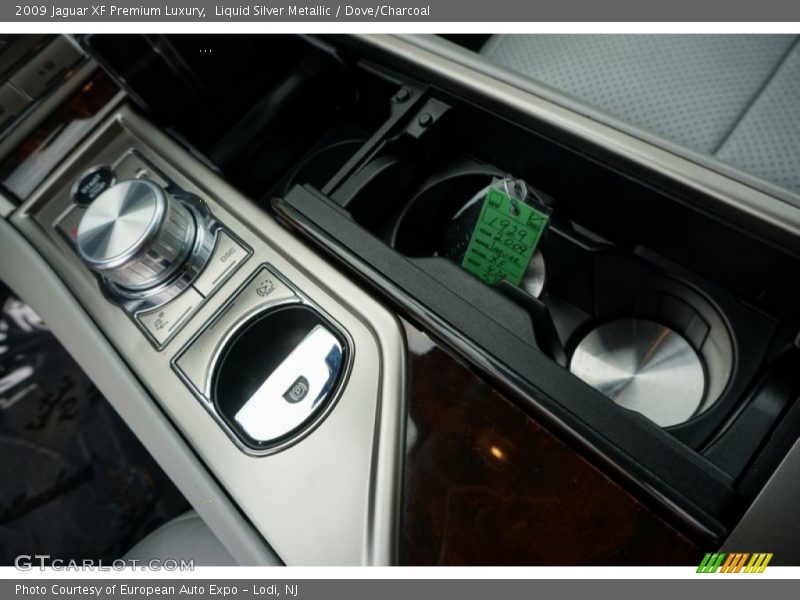 Liquid Silver Metallic / Dove/Charcoal 2009 Jaguar XF Premium Luxury