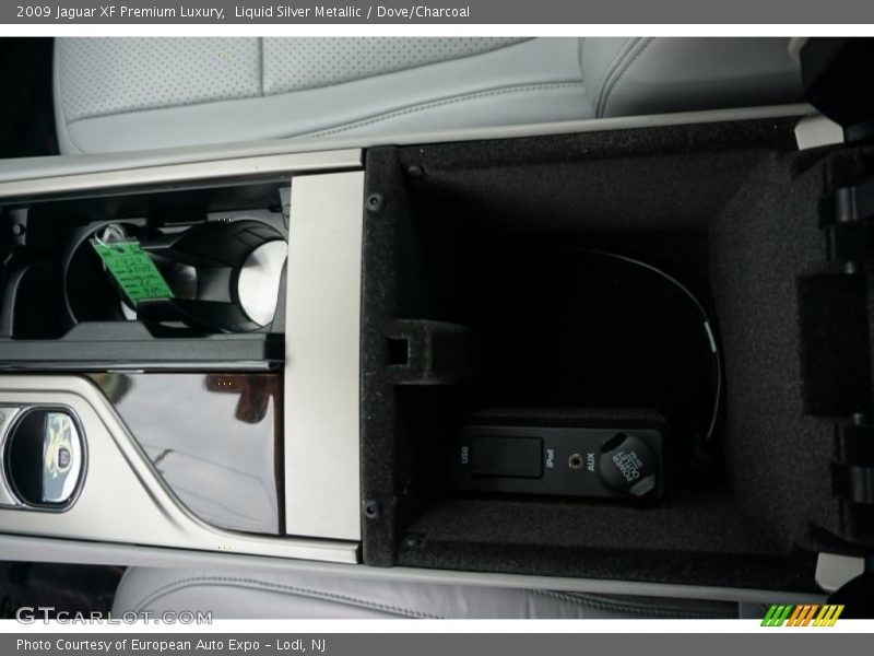 Liquid Silver Metallic / Dove/Charcoal 2009 Jaguar XF Premium Luxury