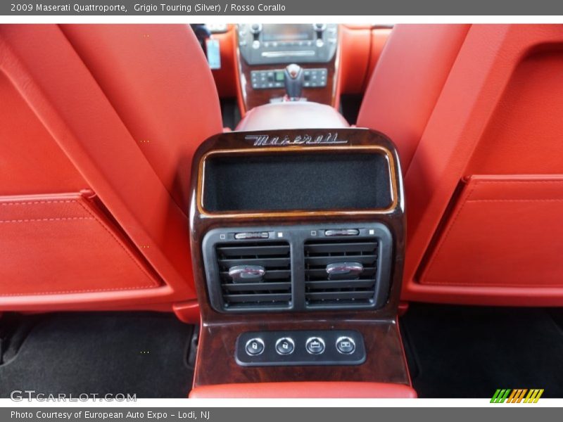 Grigio Touring (Silver) / Rosso Corallo 2009 Maserati Quattroporte