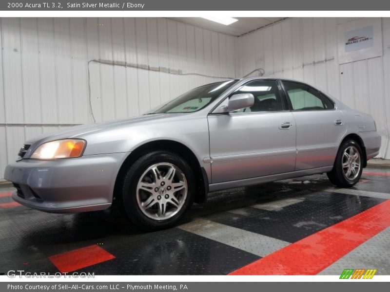 Front 3/4 View of 2000 TL 3.2