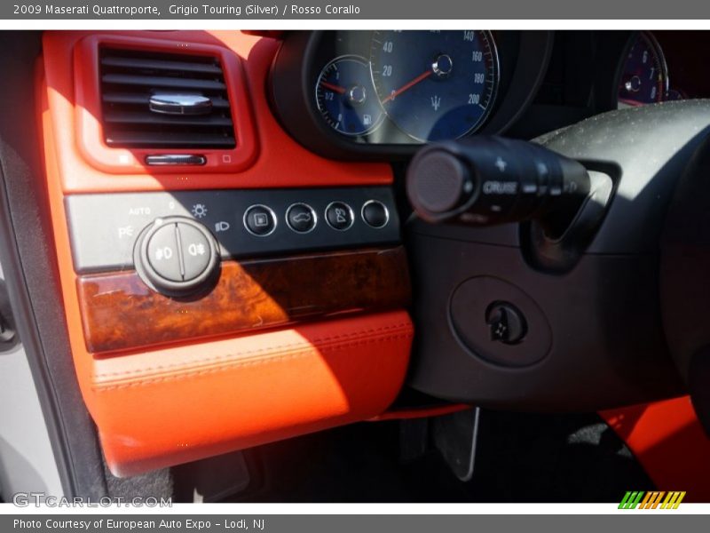 Grigio Touring (Silver) / Rosso Corallo 2009 Maserati Quattroporte