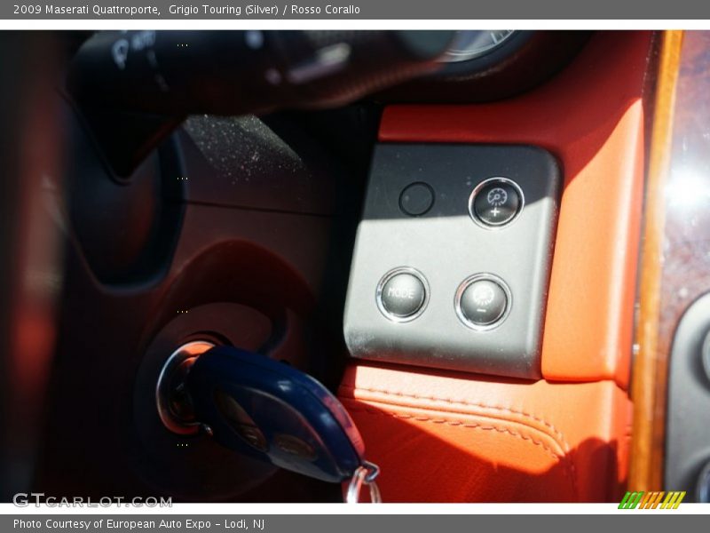 Grigio Touring (Silver) / Rosso Corallo 2009 Maserati Quattroporte