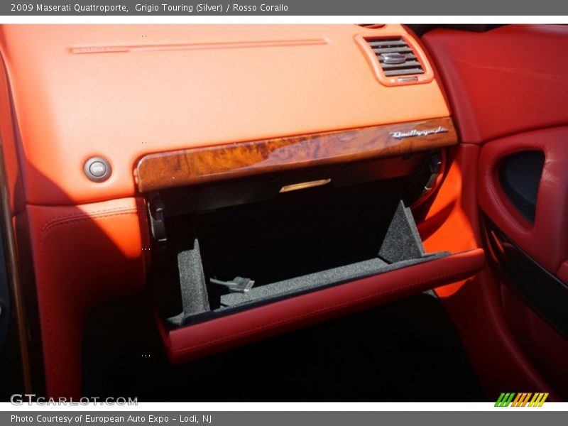 Grigio Touring (Silver) / Rosso Corallo 2009 Maserati Quattroporte