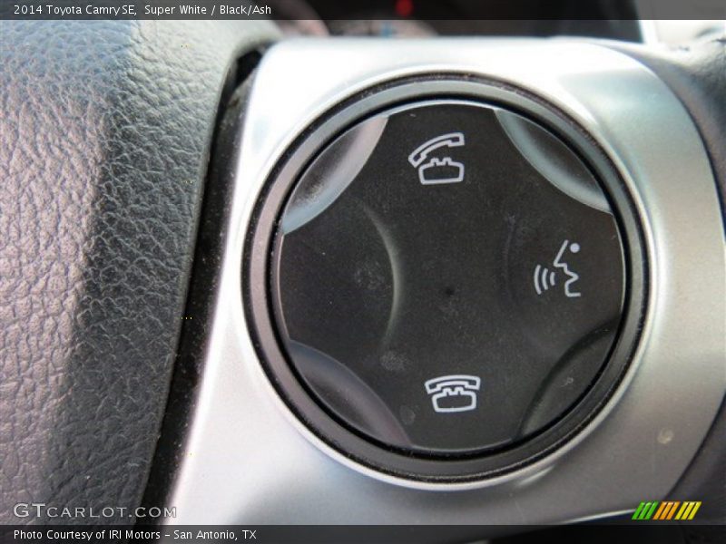 Super White / Black/Ash 2014 Toyota Camry SE