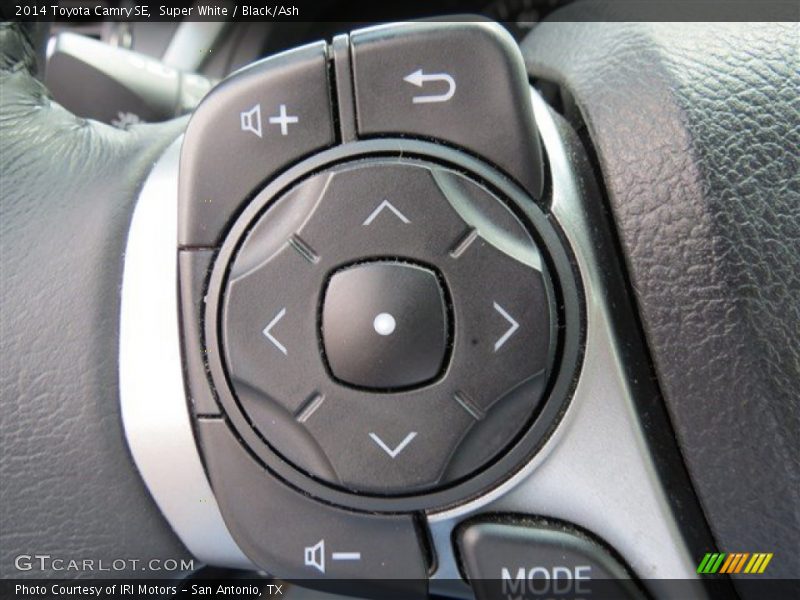 Super White / Black/Ash 2014 Toyota Camry SE