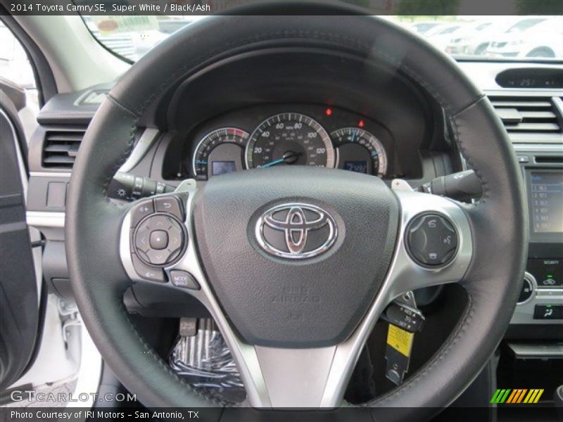 Super White / Black/Ash 2014 Toyota Camry SE