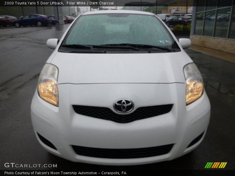 Polar White / Dark Charcoal 2009 Toyota Yaris 5 Door Liftback