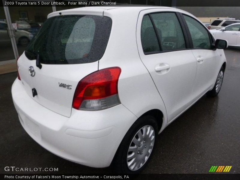 Polar White / Dark Charcoal 2009 Toyota Yaris 5 Door Liftback