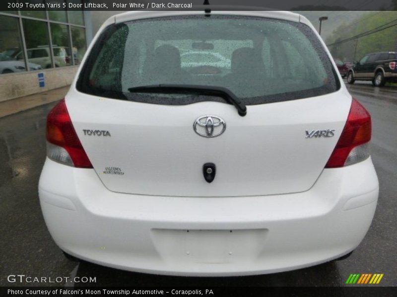 Polar White / Dark Charcoal 2009 Toyota Yaris 5 Door Liftback