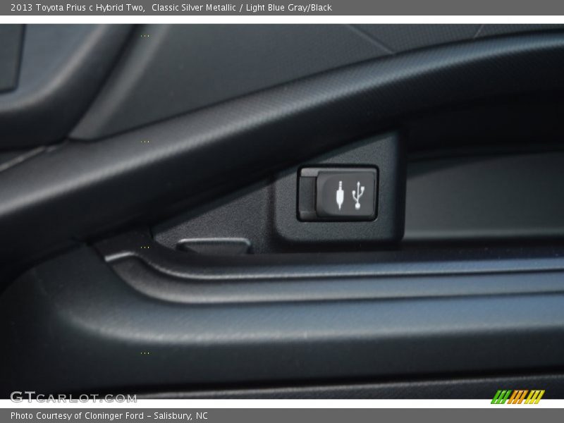 Classic Silver Metallic / Light Blue Gray/Black 2013 Toyota Prius c Hybrid Two