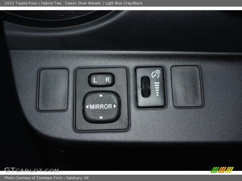 Classic Silver Metallic / Light Blue Gray/Black 2013 Toyota Prius c Hybrid Two