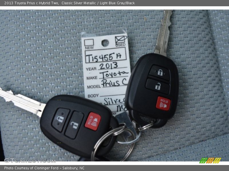 Classic Silver Metallic / Light Blue Gray/Black 2013 Toyota Prius c Hybrid Two