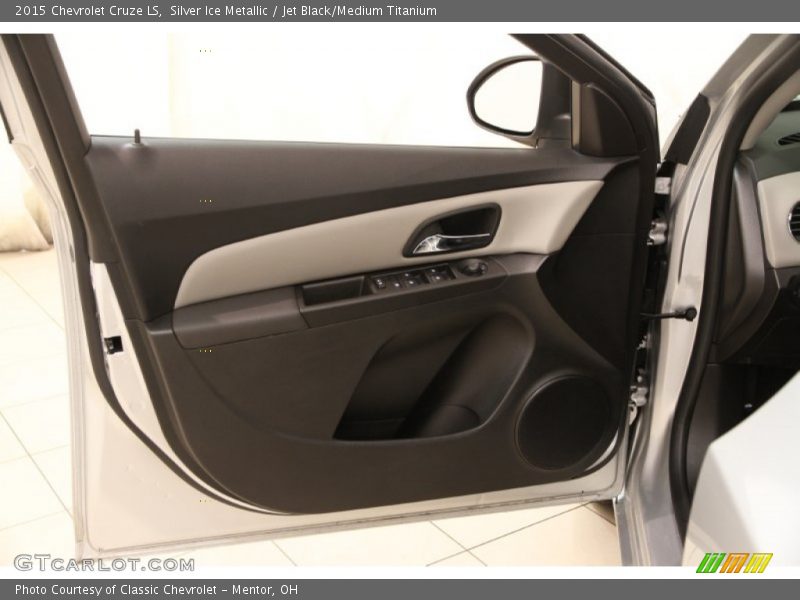 Silver Ice Metallic / Jet Black/Medium Titanium 2015 Chevrolet Cruze LS