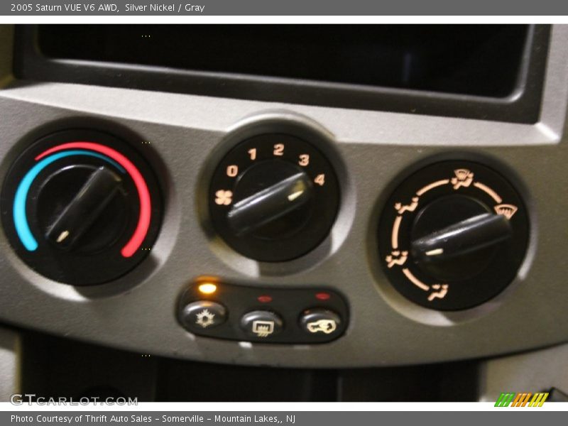 Silver Nickel / Gray 2005 Saturn VUE V6 AWD