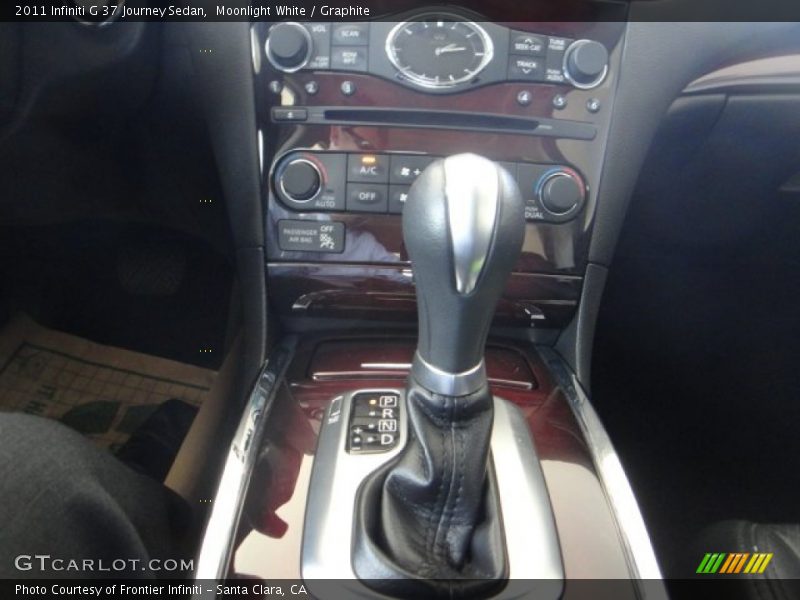 Moonlight White / Graphite 2011 Infiniti G 37 Journey Sedan