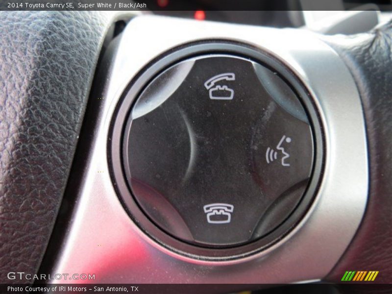 Super White / Black/Ash 2014 Toyota Camry SE