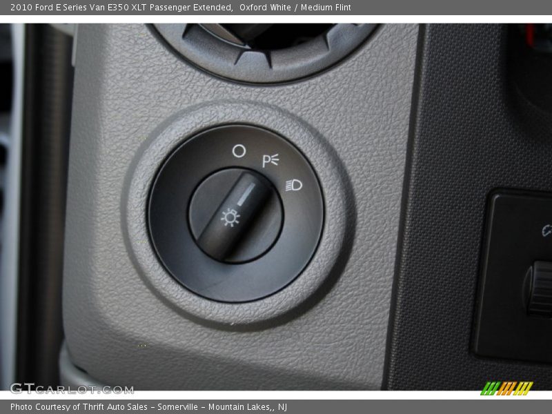Oxford White / Medium Flint 2010 Ford E Series Van E350 XLT Passenger Extended