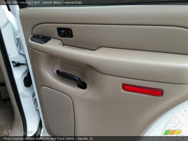 Summit White / Neutral/Shale 2005 GMC Yukon SLT 4x4