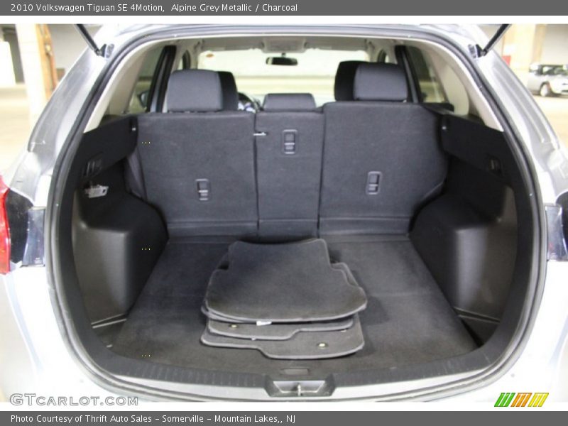 Alpine Grey Metallic / Charcoal 2010 Volkswagen Tiguan SE 4Motion