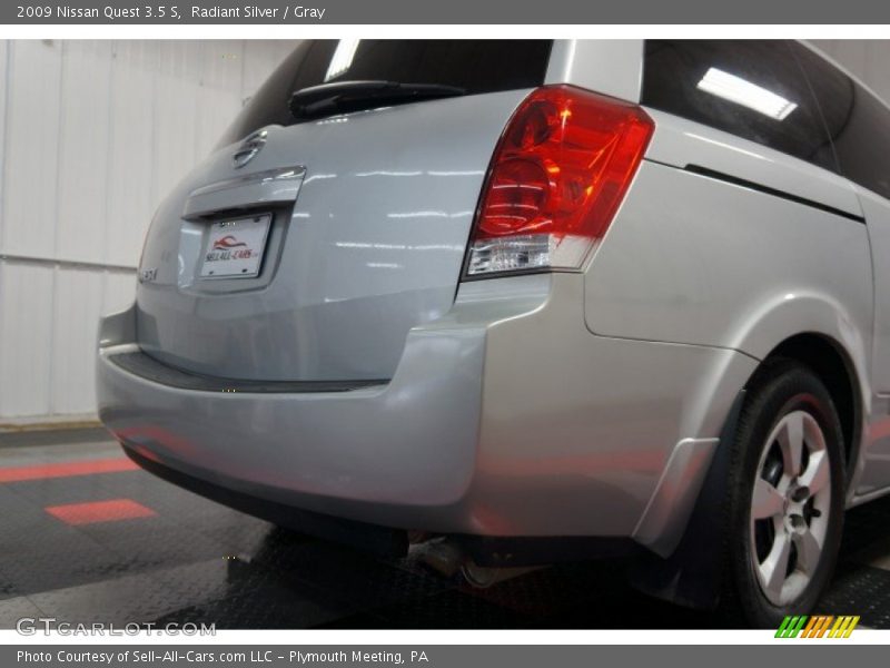 Radiant Silver / Gray 2009 Nissan Quest 3.5 S