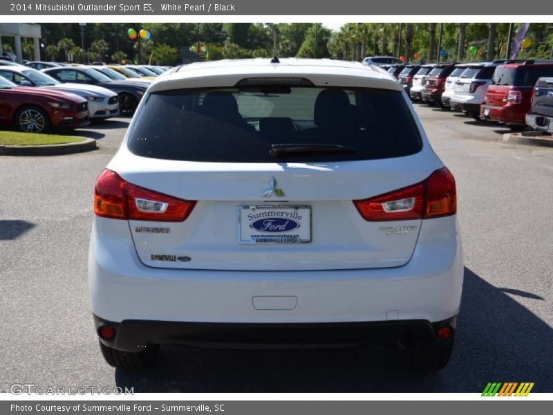 White Pearl / Black 2014 Mitsubishi Outlander Sport ES