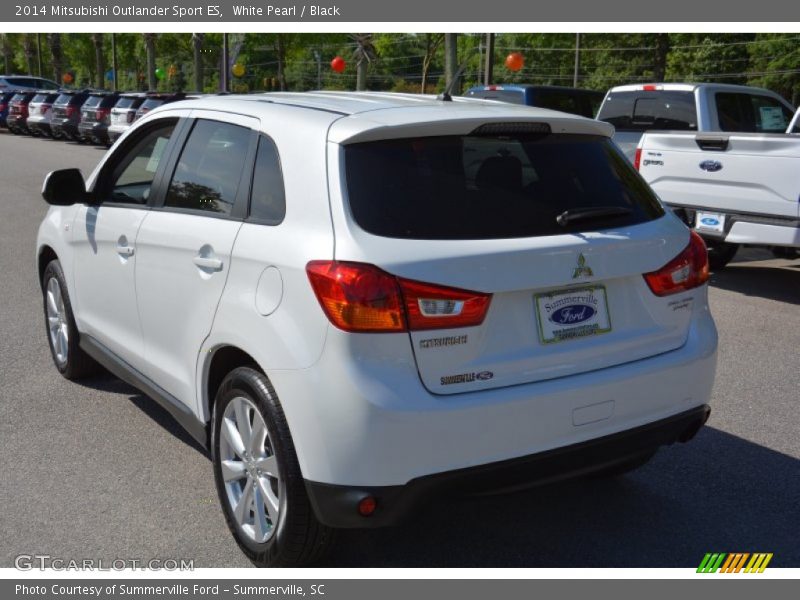 White Pearl / Black 2014 Mitsubishi Outlander Sport ES