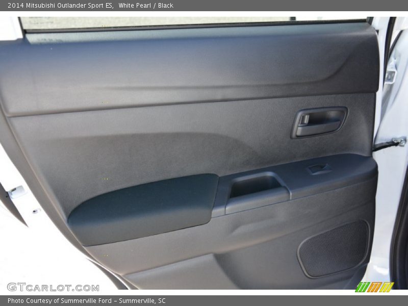White Pearl / Black 2014 Mitsubishi Outlander Sport ES