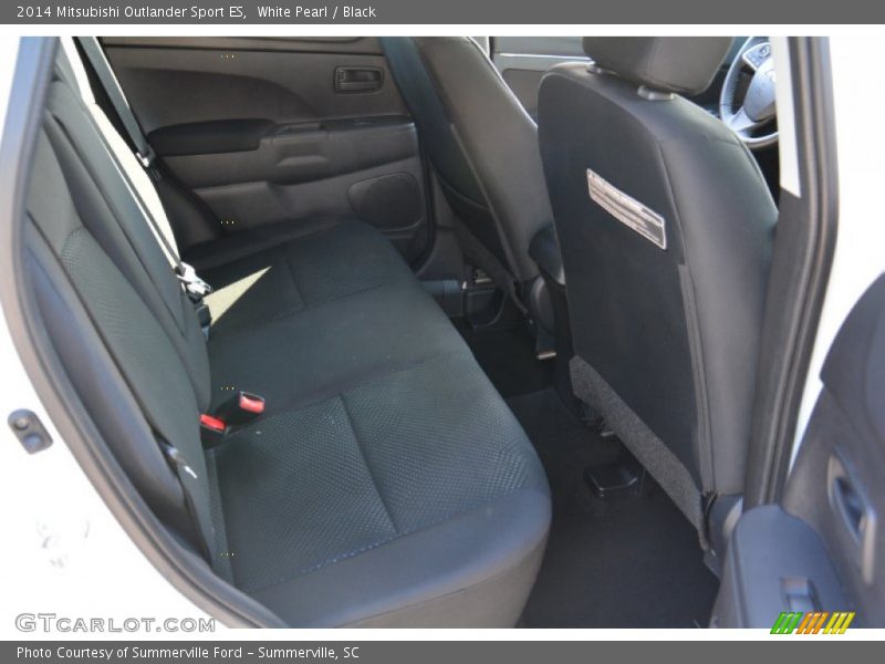 White Pearl / Black 2014 Mitsubishi Outlander Sport ES