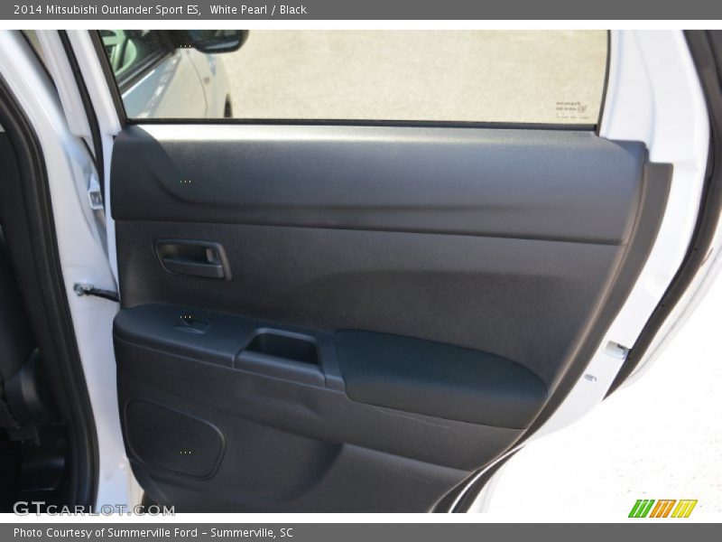 White Pearl / Black 2014 Mitsubishi Outlander Sport ES