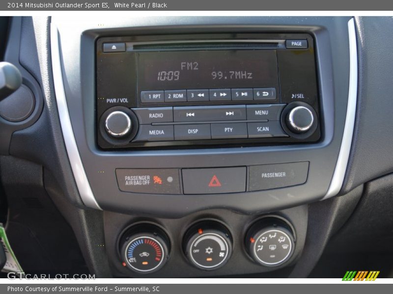 White Pearl / Black 2014 Mitsubishi Outlander Sport ES