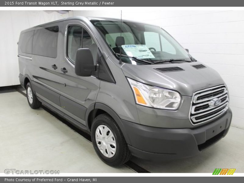 Front 3/4 View of 2015 Transit Wagon XLT