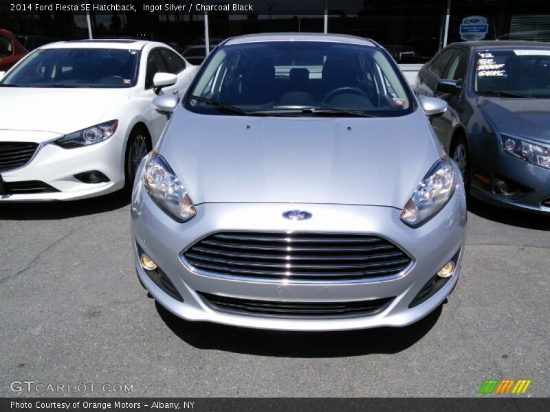 Ingot Silver / Charcoal Black 2014 Ford Fiesta SE Hatchback