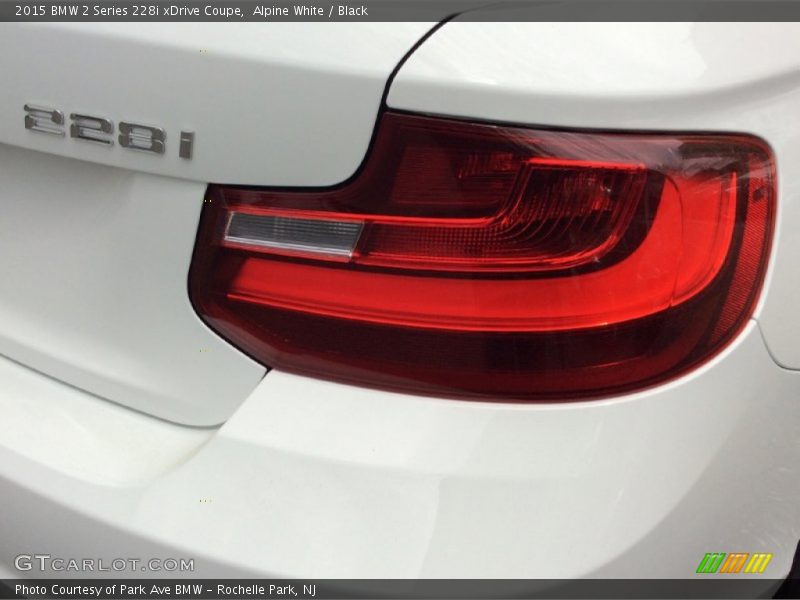 Alpine White / Black 2015 BMW 2 Series 228i xDrive Coupe