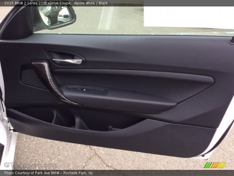 Alpine White / Black 2015 BMW 2 Series 228i xDrive Coupe