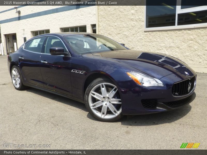 Front 3/4 View of 2015 Quattroporte S Q4 AWD