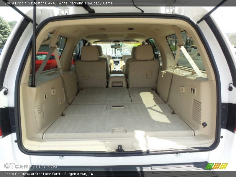 White Platinum Tri-Coat / Camel 2009 Lincoln Navigator L 4x4