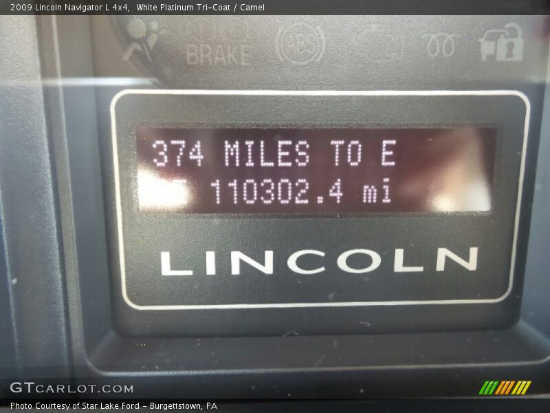 White Platinum Tri-Coat / Camel 2009 Lincoln Navigator L 4x4