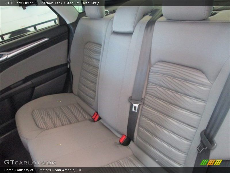 Shadow Black / Medium Earth Gray 2016 Ford Fusion S