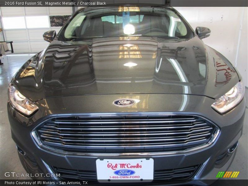 Magnetic Metallic / Charcoal Black 2016 Ford Fusion SE