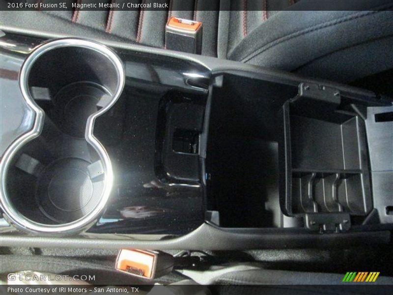 Magnetic Metallic / Charcoal Black 2016 Ford Fusion SE