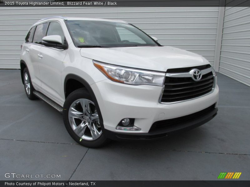 Front 3/4 View of 2015 Highlander Limited