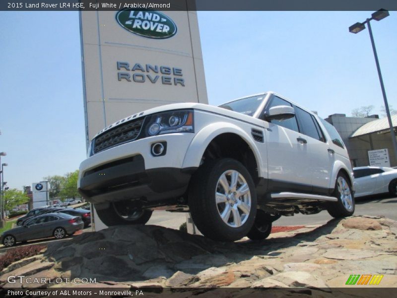 Fuji White / Arabica/Almond 2015 Land Rover LR4 HSE