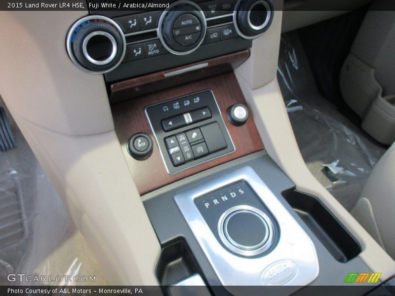 Fuji White / Arabica/Almond 2015 Land Rover LR4 HSE