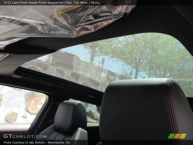 Fuji White / Ebony 2015 Land Rover Range Rover Evoque Pure Plus