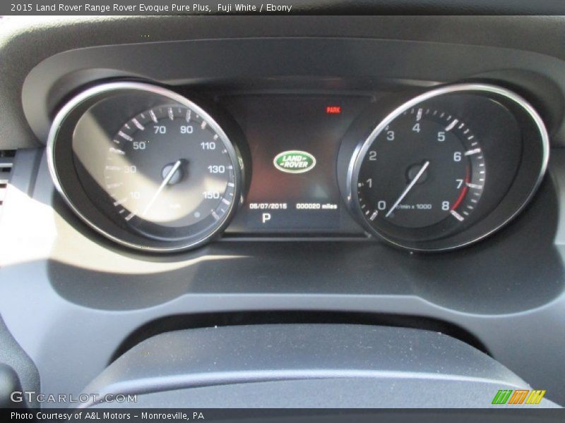 Fuji White / Ebony 2015 Land Rover Range Rover Evoque Pure Plus