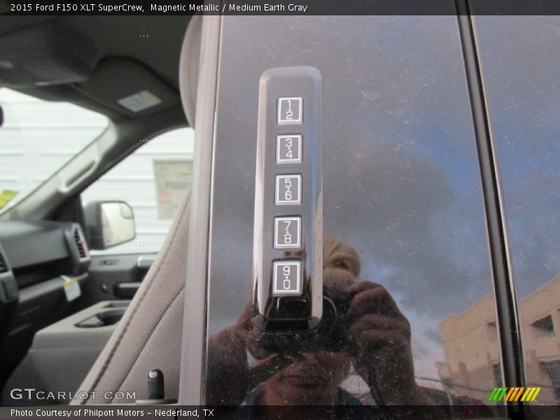 Magnetic Metallic / Medium Earth Gray 2015 Ford F150 XLT SuperCrew
